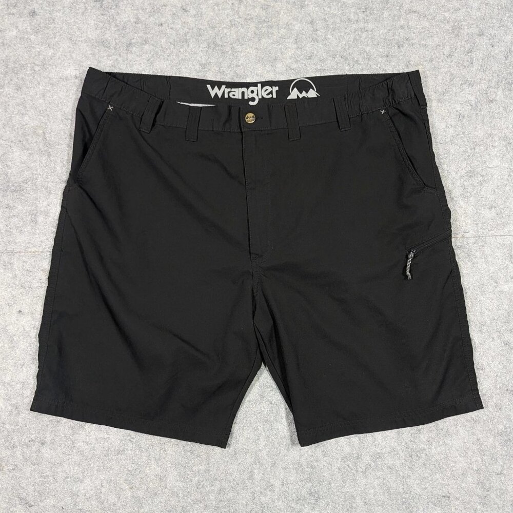 Wrangler Performance Mens Shorts ~ Size 46 Black
